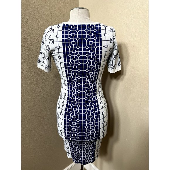 ROMEO & JULIET COUTURE Women's geometric print dress blue white size SMALL - Picture 3 of 4